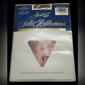 Vintage Deadstock Hanes Silk Reflections Stockings Size 1 Color Barely There